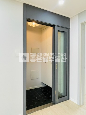 경기 광주시 신현동 105동 | 준신축쓰리룸 | 현공실 즉시입주가능 | 내부상태굿 | 뷰굿 | 붙박이 | 매매 매물번호 11225 사진 10