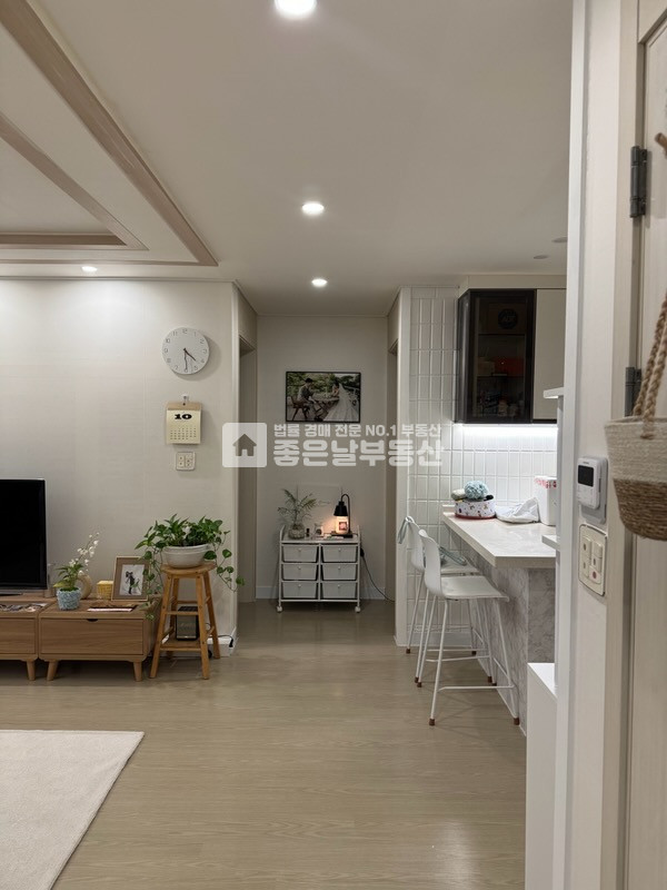 경기 광주시 신현동 566-1 (현대그린빌) 102동 강남300라인 숲세권, 여유로운 주차 ,버스정류장 ,주변인프라 구성 매매 매물번호 11532 사진 1